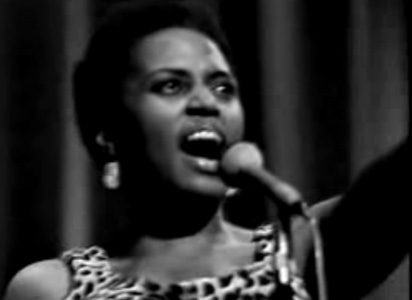 Pata Pata Miriam Makeba on Pata Pata Di Sebuah Konser Yang Diselenggarakan Di Castel Volturno